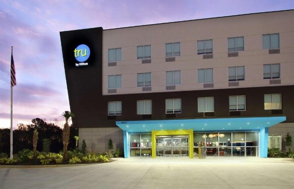 Tru By Hilton Mobile image 5